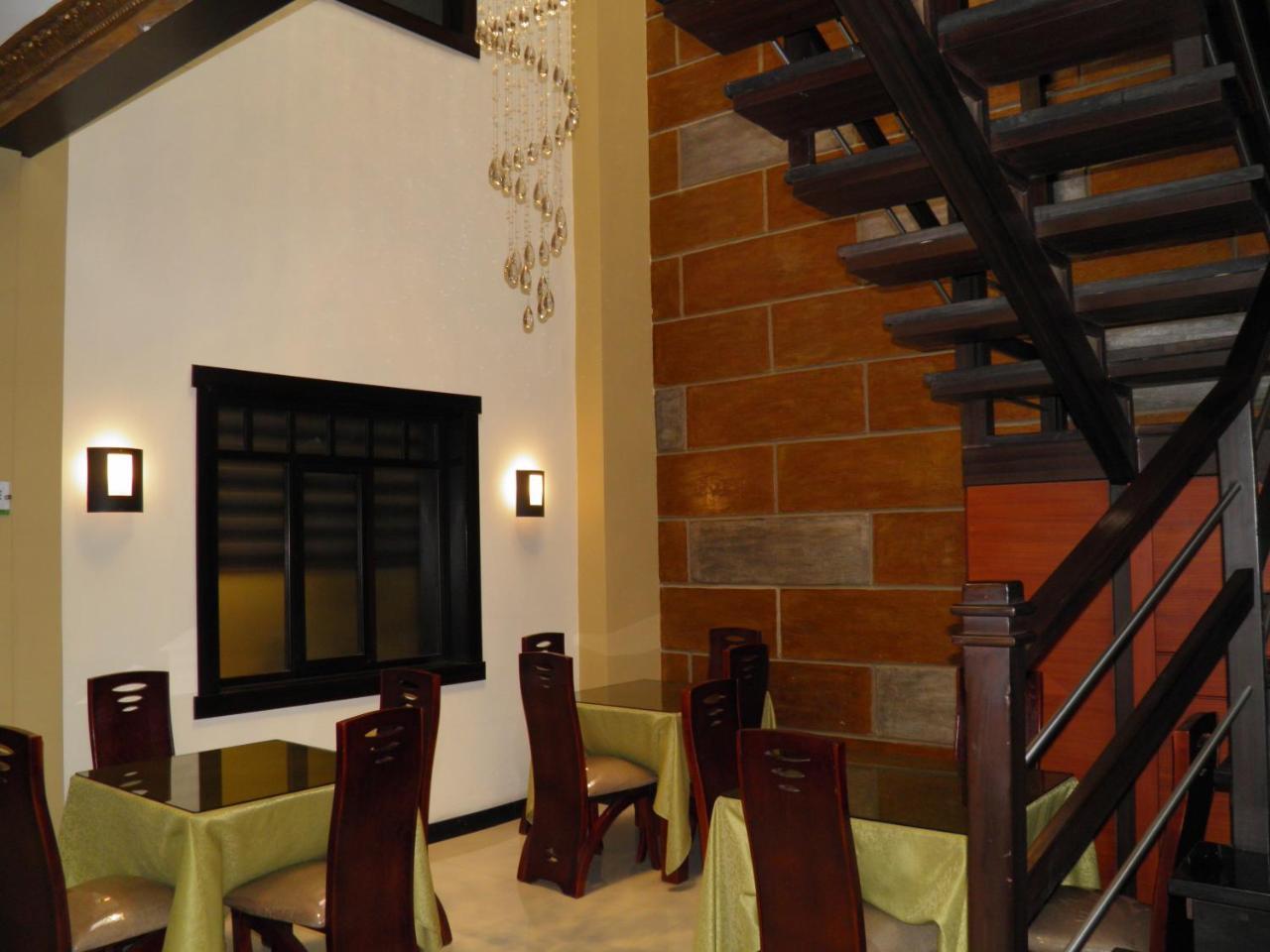 Hotel Majestic 2 By Hhg Cuenca Exterior foto